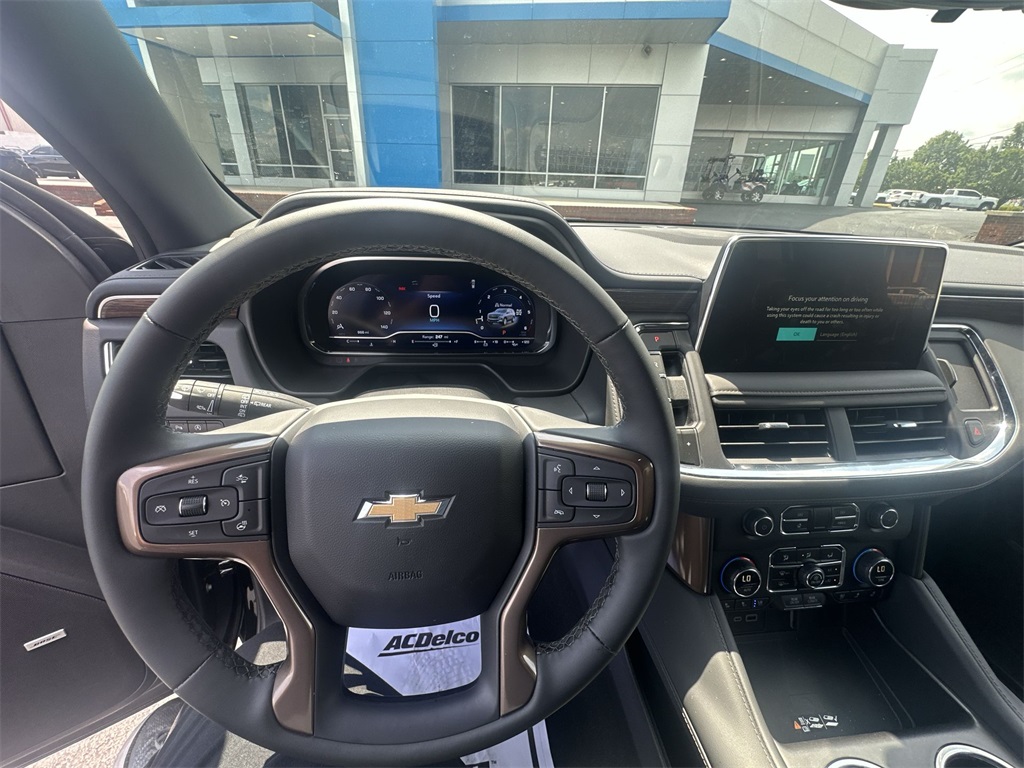 2024 Chevrolet Suburban High Country photo 14