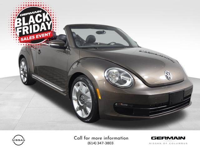 2013 Volkswagen Beetle 2.5L Convertible photo 3