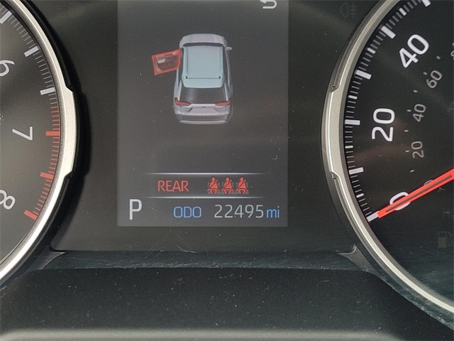 2022 Toyota RAV4 LE photo 7