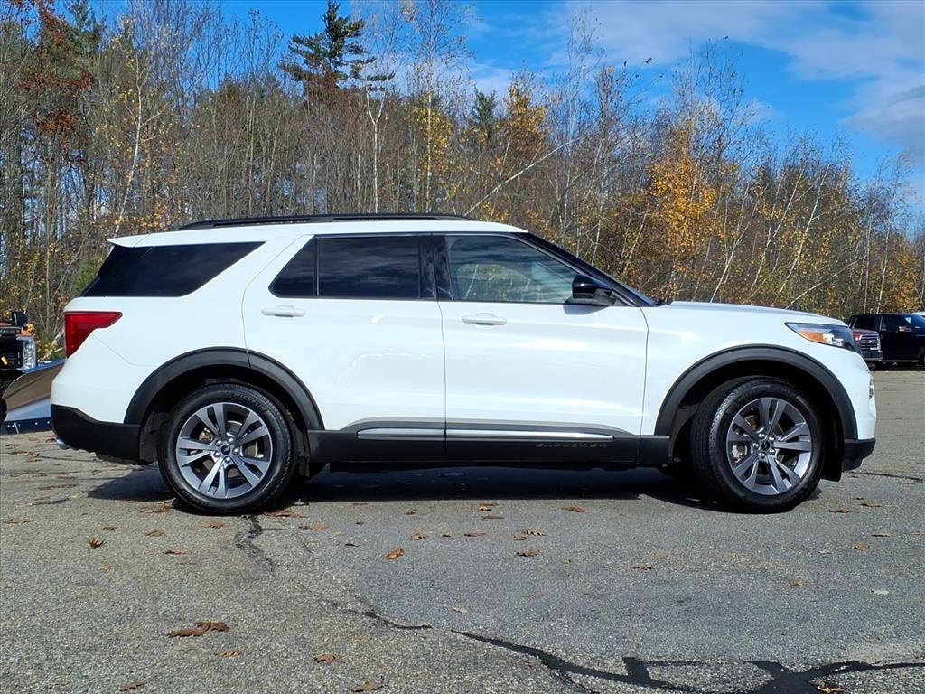 2022 Ford Explorer XLT photo 2