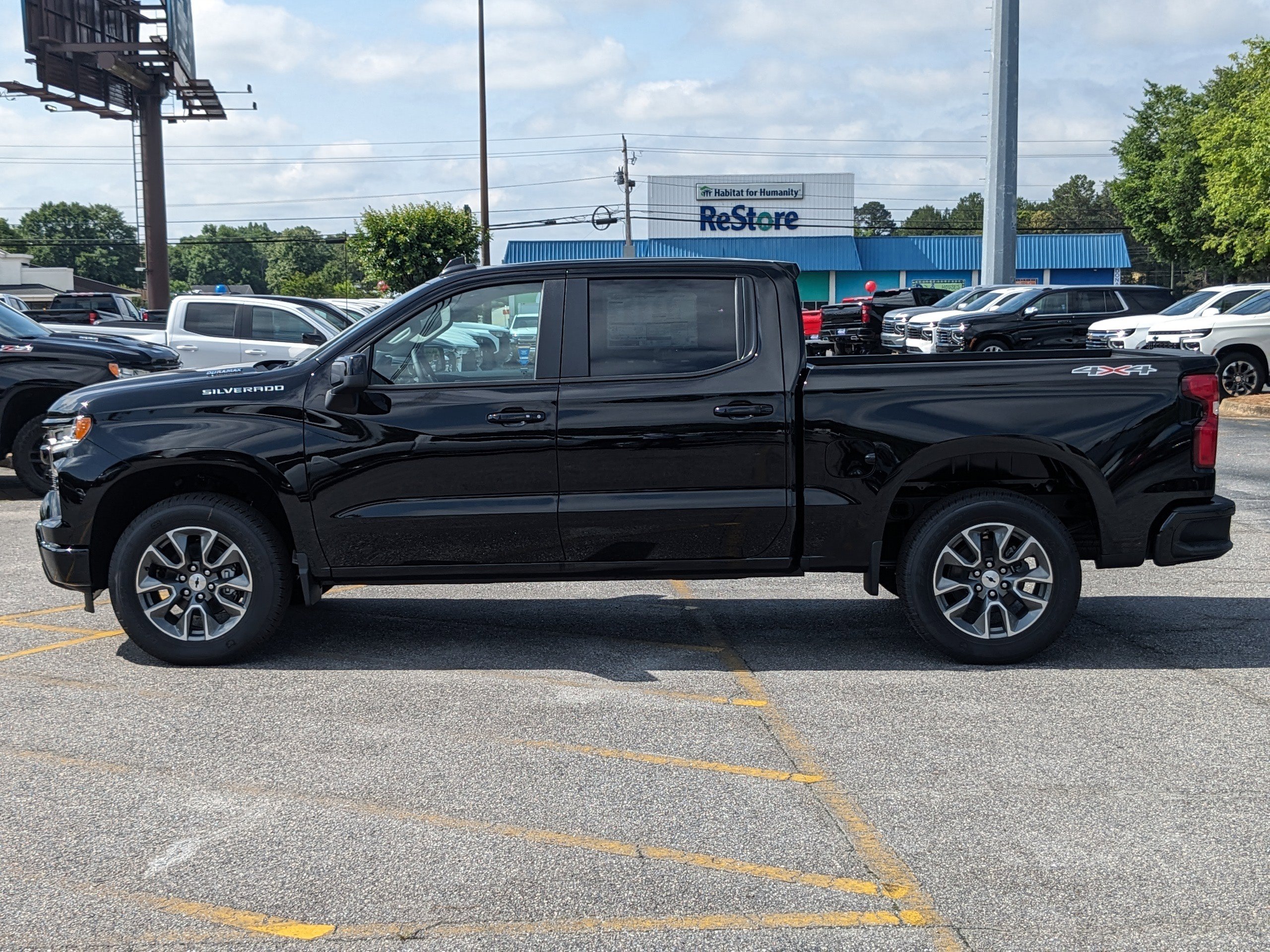 2025 Chevrolet Silverado 1500 RST photo 7