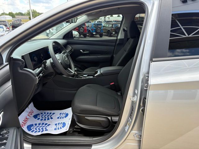 2025 Hyundai Tucson SE photo 11