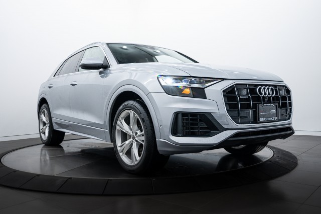 2022 Audi Q8 Premium Plus