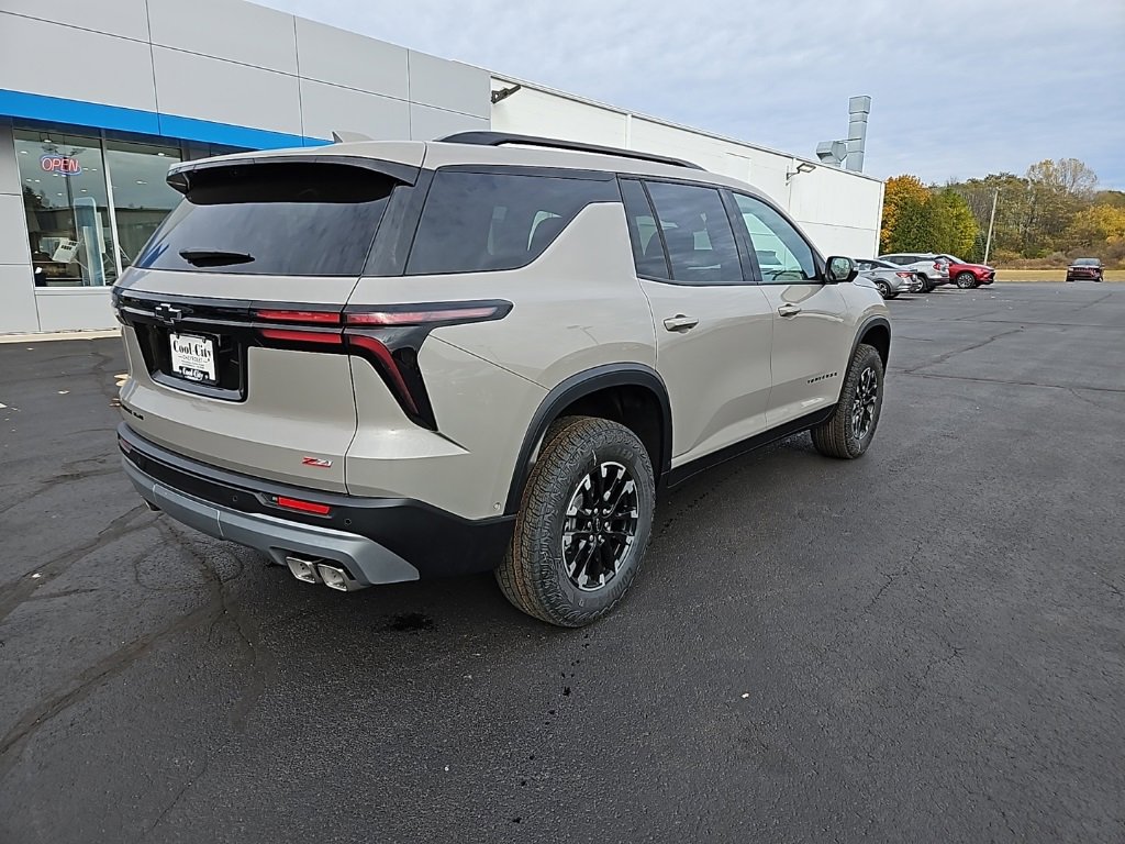 2026 Chevrolet Traverse Z71 photo 3