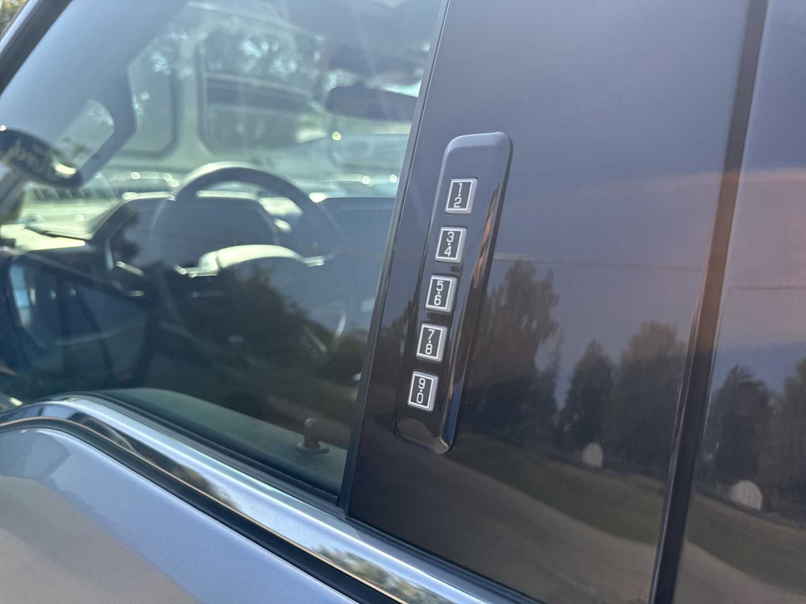 2023 Ford F-150 Lariat photo 17