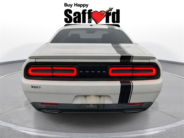 2015 Dodge Challenger SXT photo 3