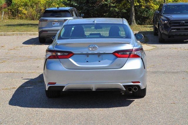 2023 Toyota Camry SE photo 4