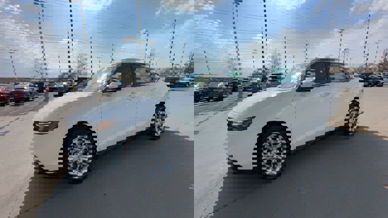 2025 Honda Accord LX photo 4