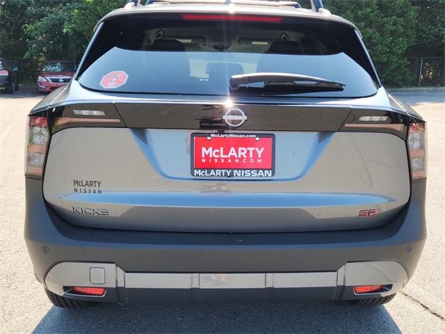 2025 Nissan Kicks SR photo 2