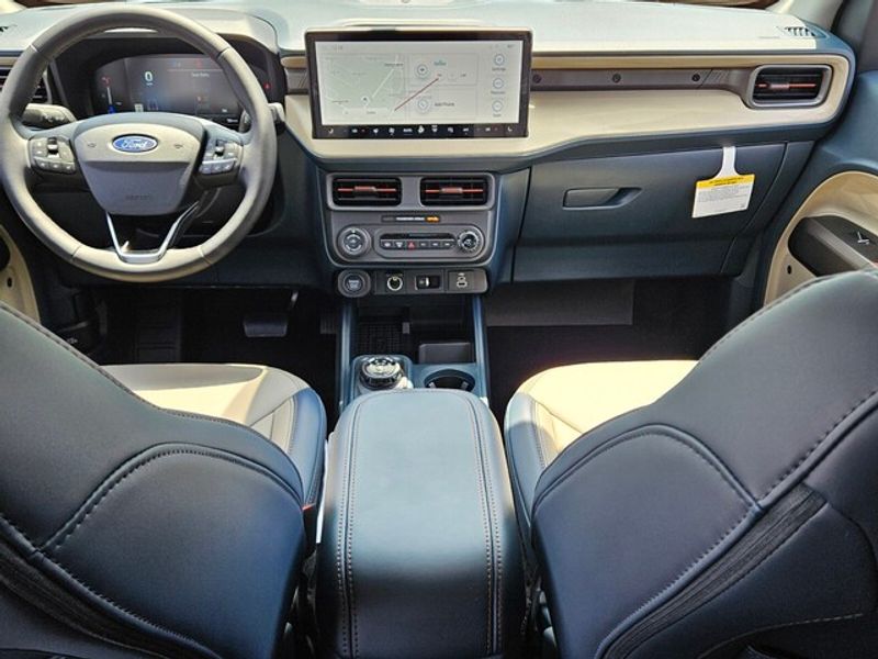 2025 Ford Maverick Lariat photo 8