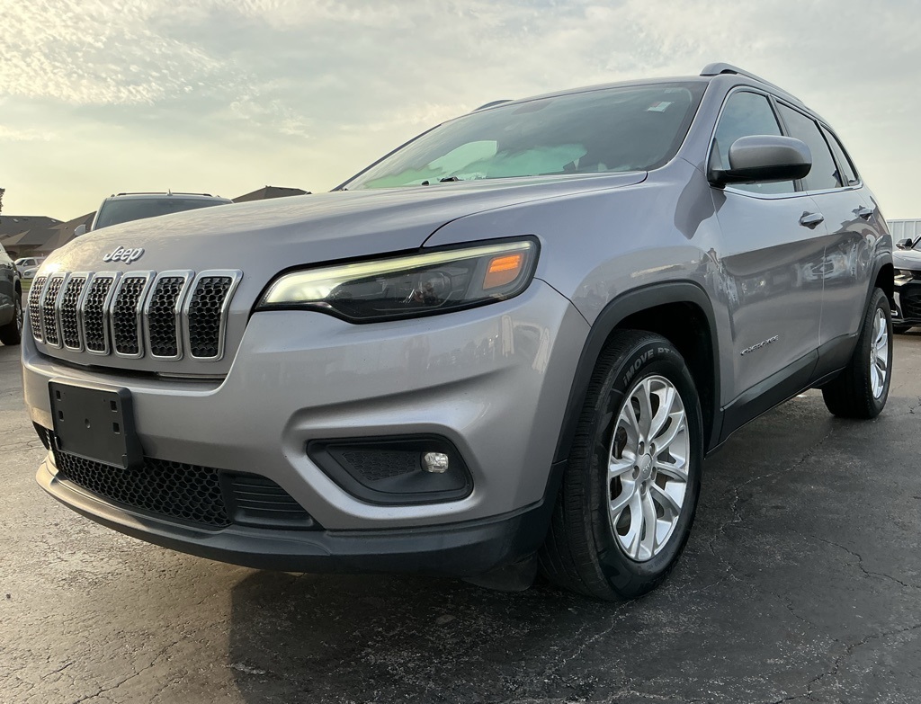 2019 Jeep Cherokee Latitude photo 2