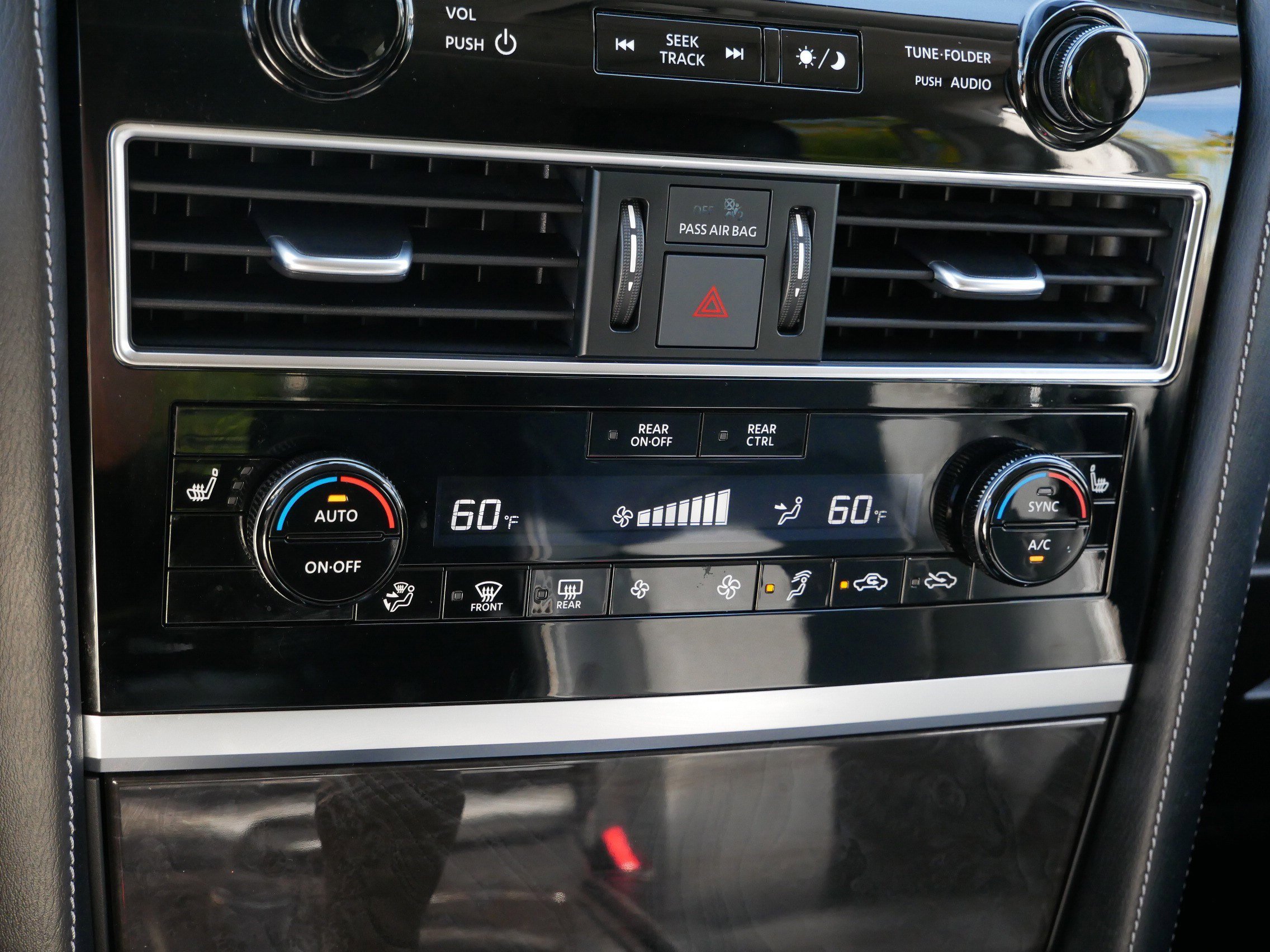2024 Infiniti QX80 Luxe photo 23
