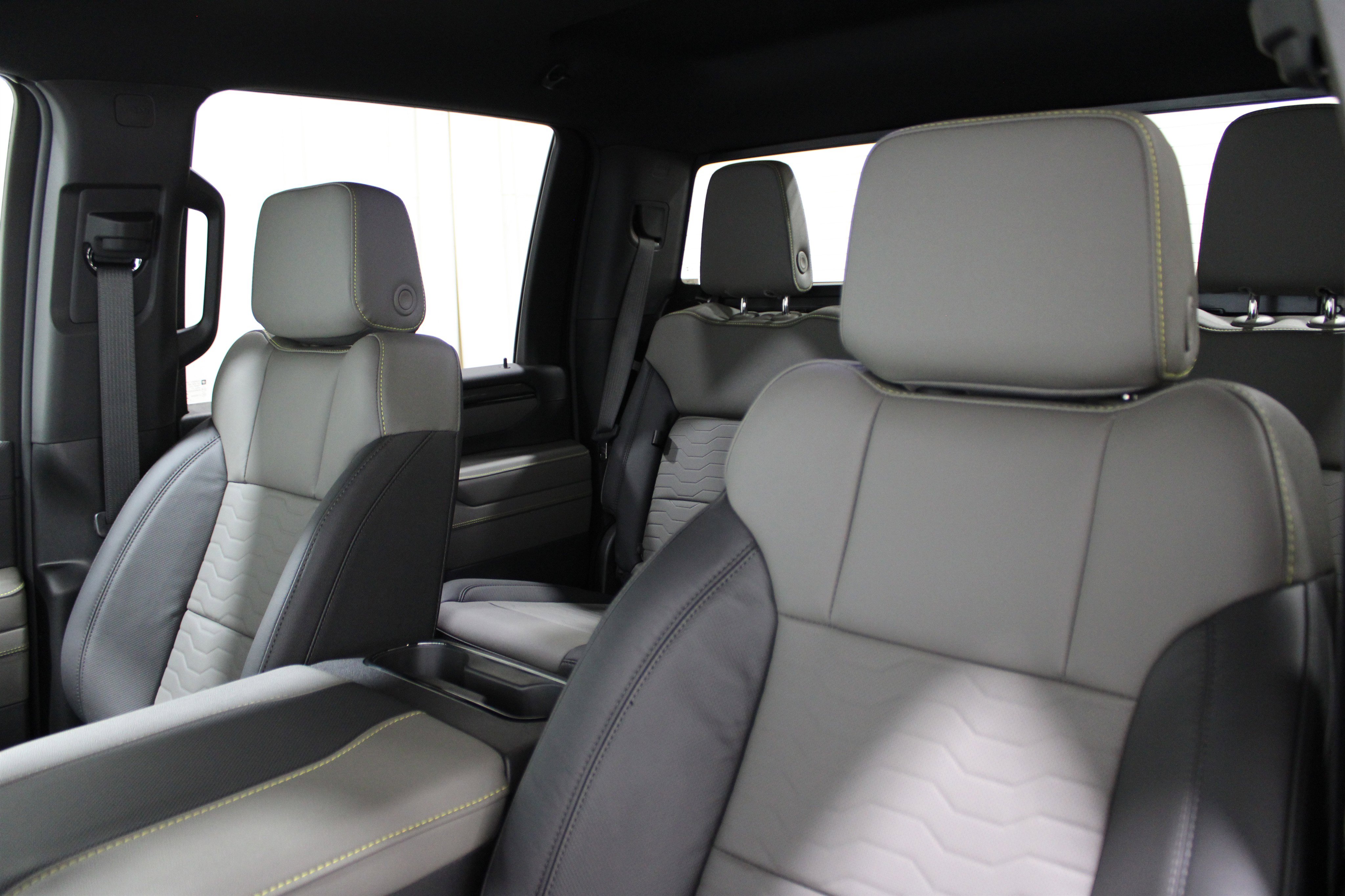 2026 Chevrolet Silverado 2500HD ZR2 photo 4