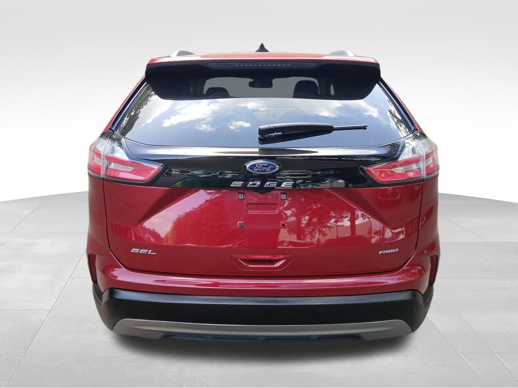 2022 Ford Edge SEL photo 4