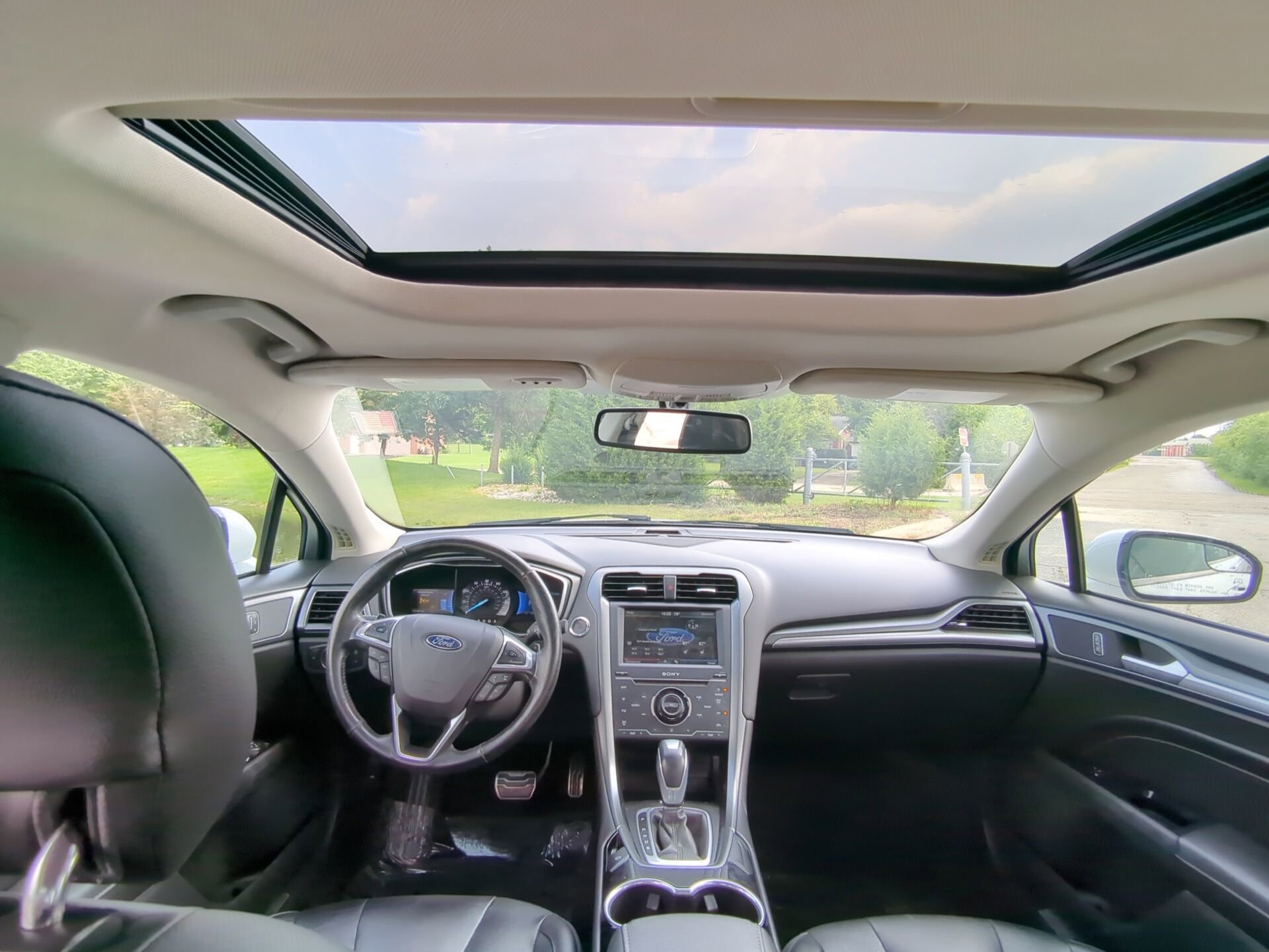2014 Ford Fusion Titanium photo 11