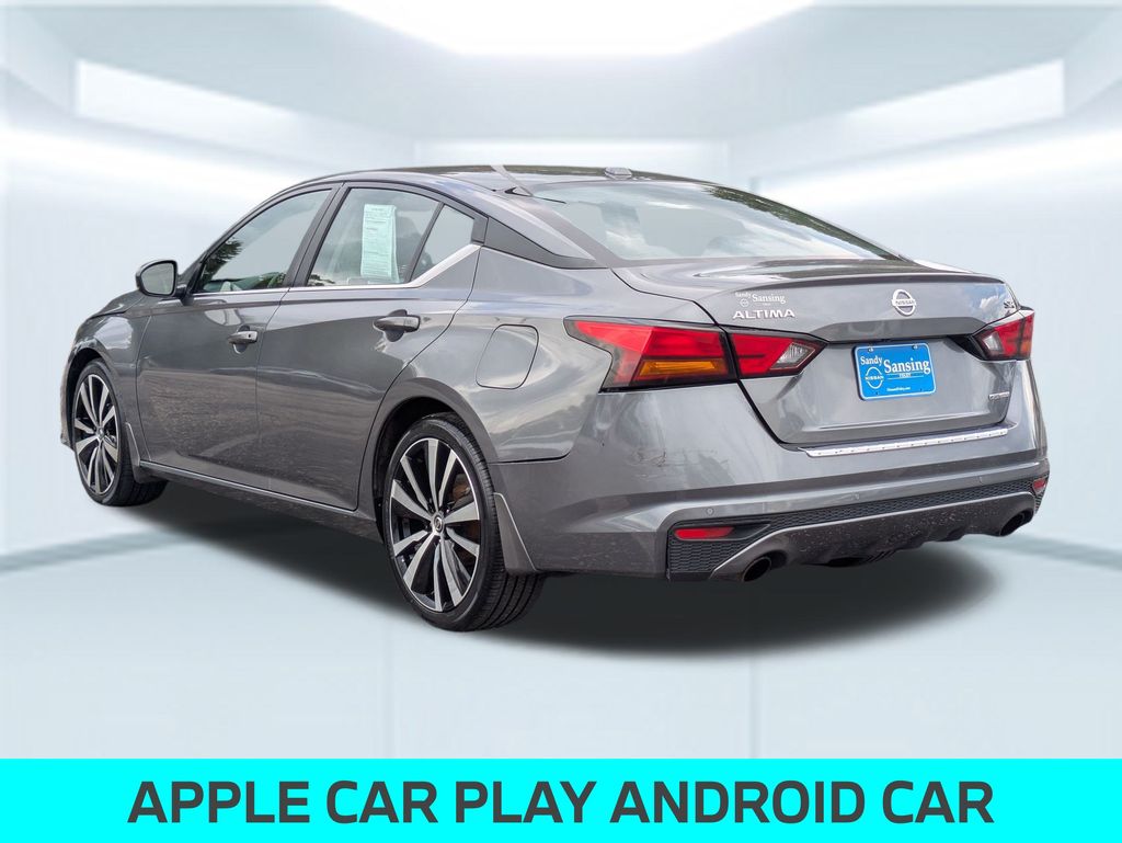 2022 Nissan Altima SR photo 2