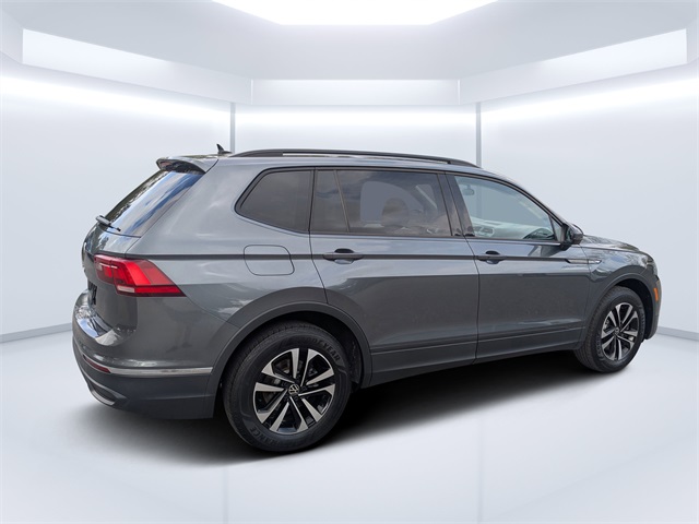 2023 Volkswagen Tiguan S photo 2