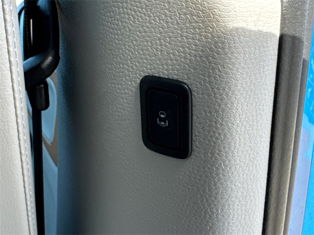 2025 Volkswagen ID. Buzz Pro Plus photo 22