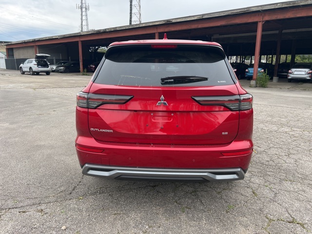 2025 Mitsubishi Outlander SE photo 6