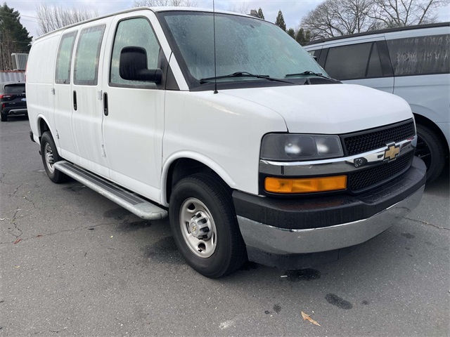 2024 Chevrolet Express Cargo Work Van's photo