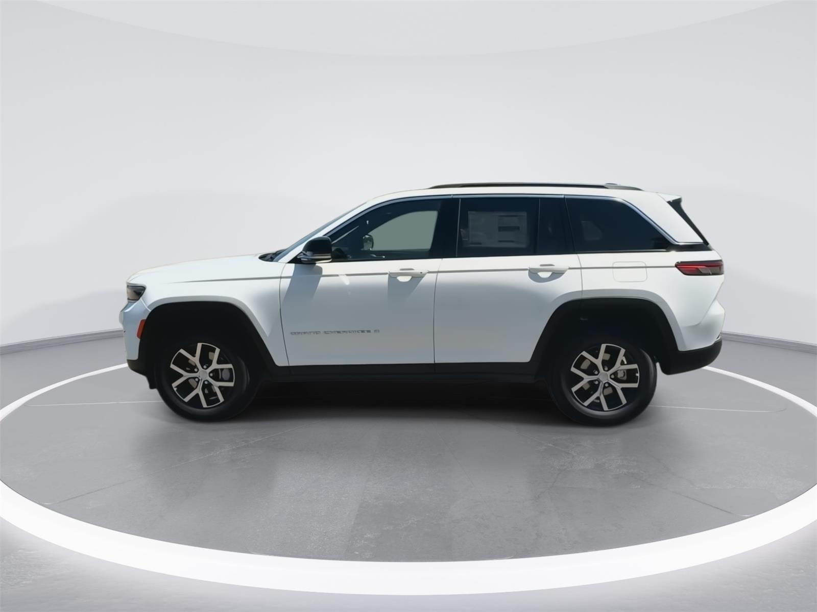 2025 Jeep Grand Cherokee Limited photo 3