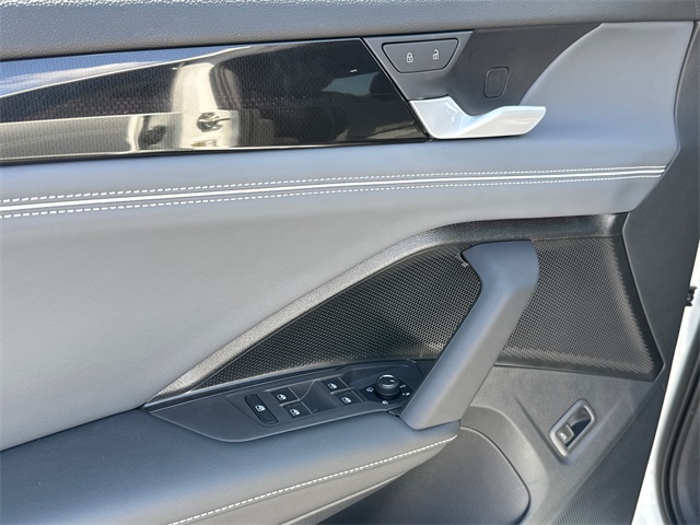 2025 Volkswagen Tiguan SEL R-Line Black photo 6