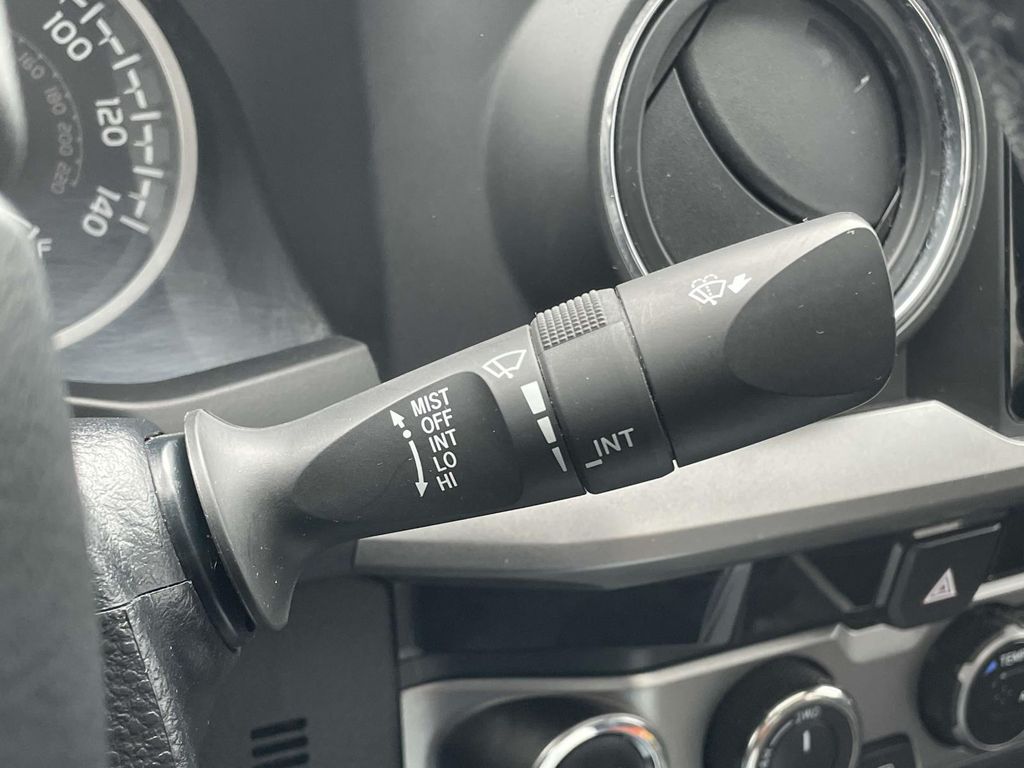 2018 Toyota Tacoma Limited photo 13