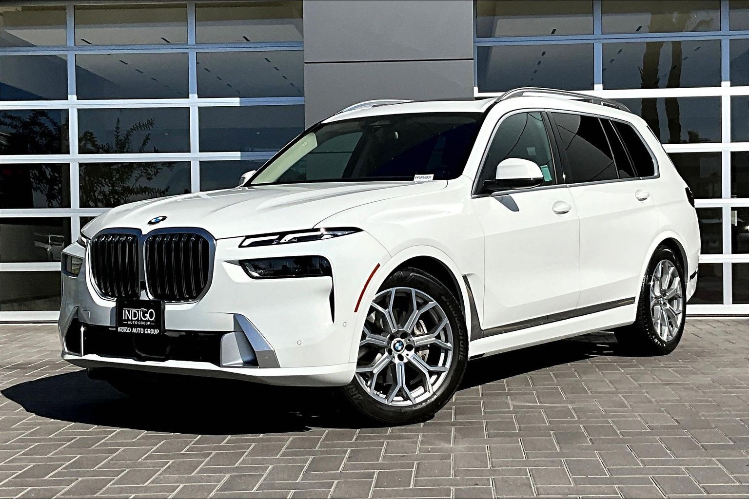 2023 BMW X7 40i's photo