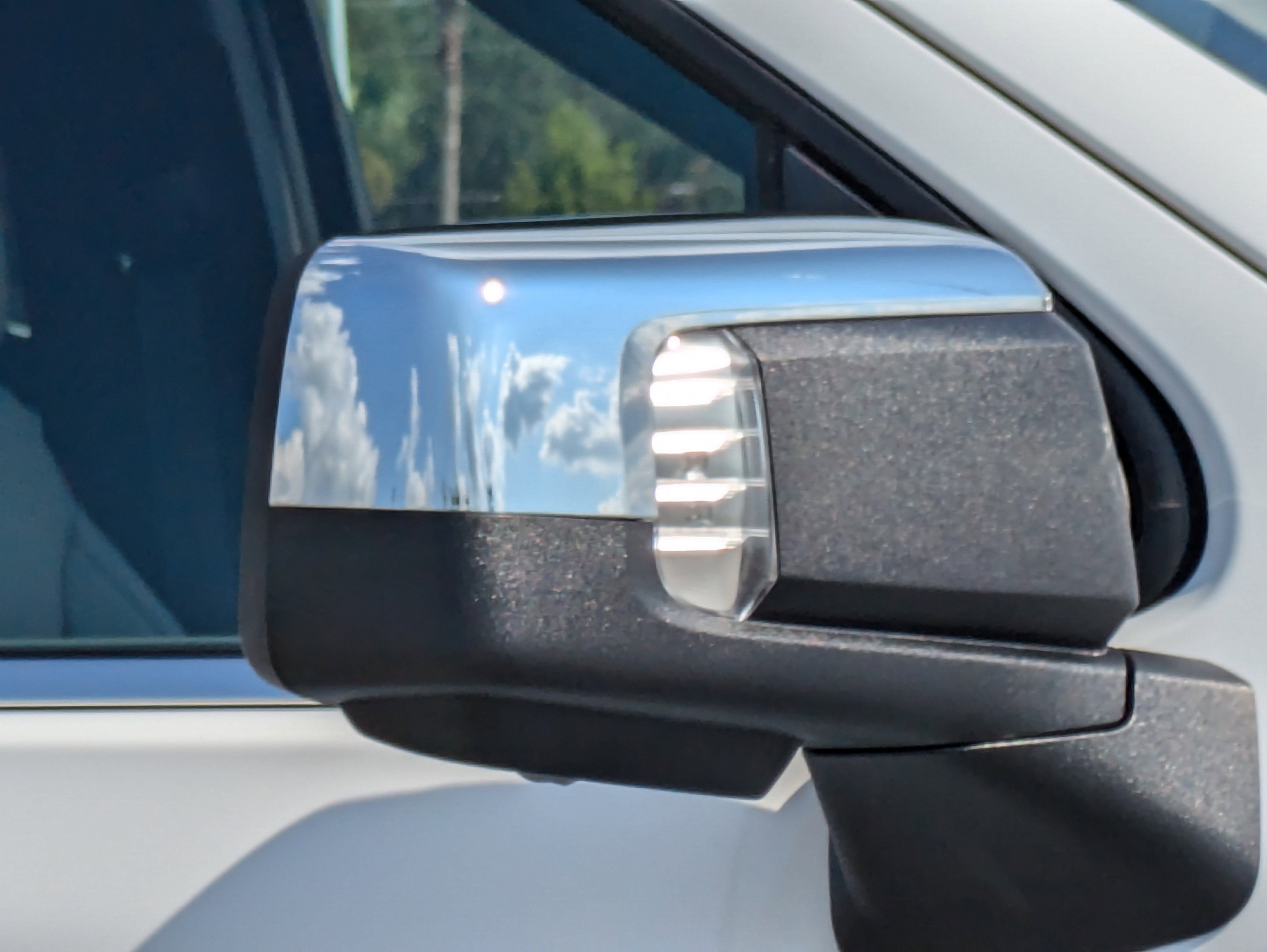 2026 Chevrolet Silverado 1500 LTZ photo 2