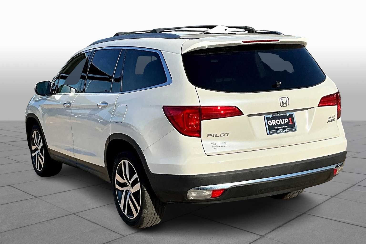 2018 Honda Pilot Elite photo 10