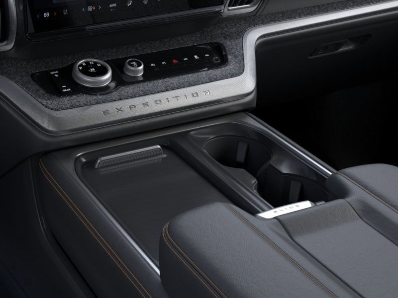 2025 Ford Expedition photo 13