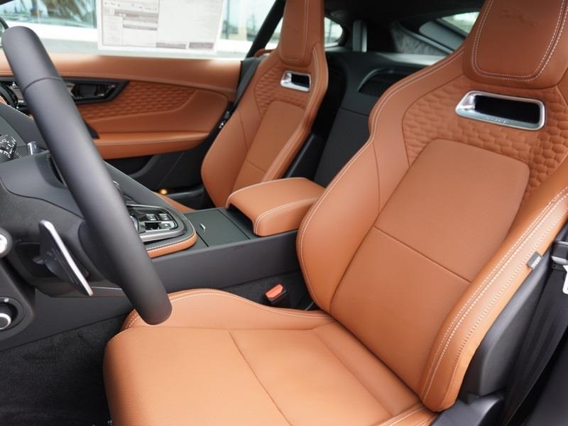 2024 Jaguar F-TYPE P450 photo 8