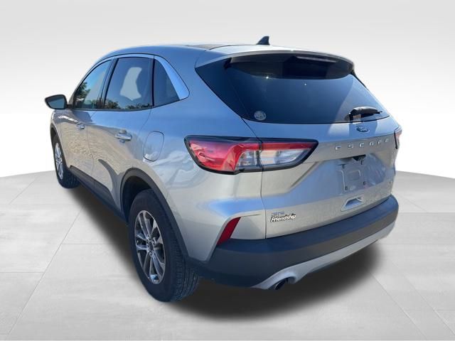 2022 Ford Escape SE photo 4