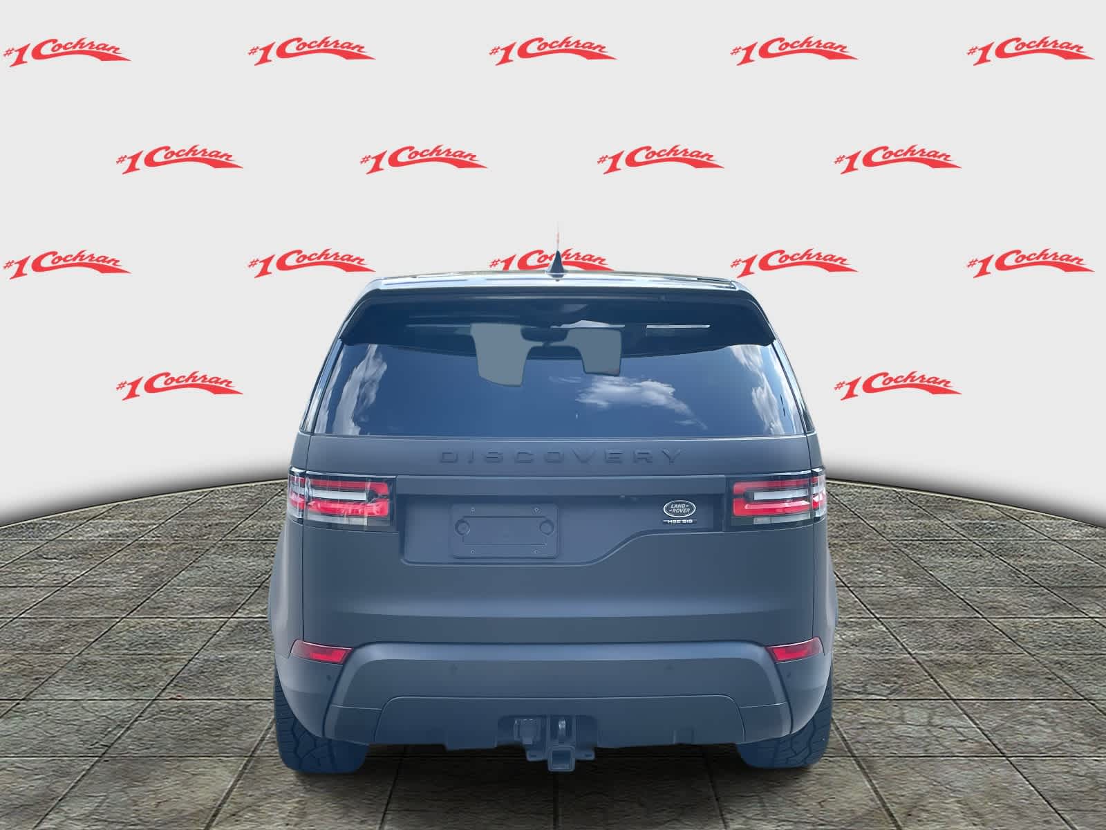2020 Land Rover Discovery HSE Luxury photo 3