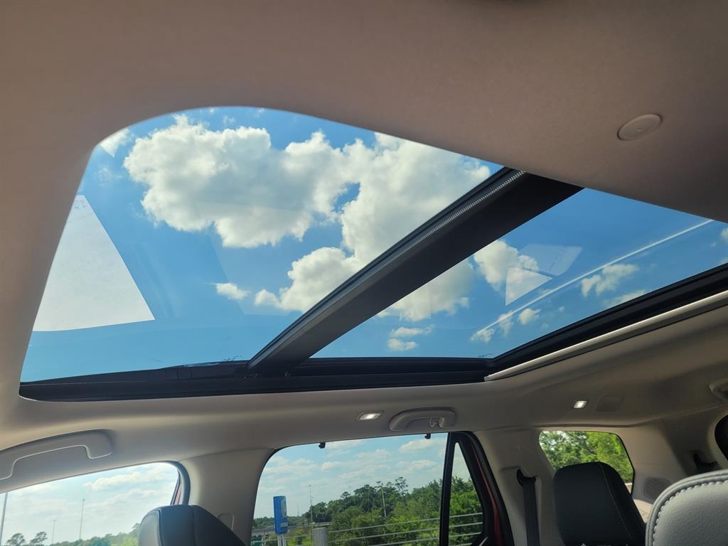 2025 Honda Pilot Touring photo 4