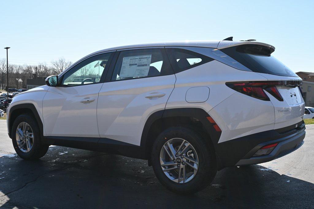 2025 Hyundai Tucson SE photo 3