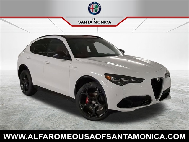2025 Alfa Romeo Stelvio Base's photo