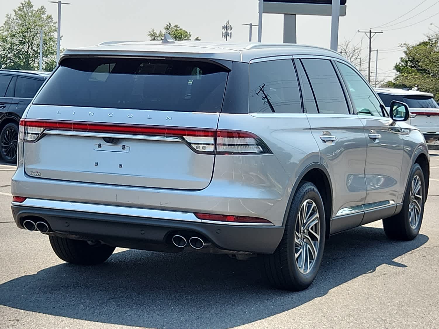 2020 Lincoln Aviator Standard photo 3
