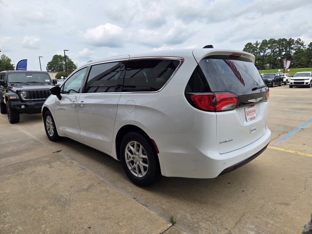 2026 Chrysler Voyager LX photo 3
