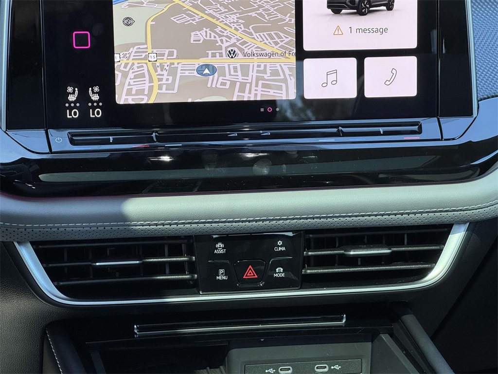 2026 Volkswagen Atlas Cross Sport SEL R-Line photo 19
