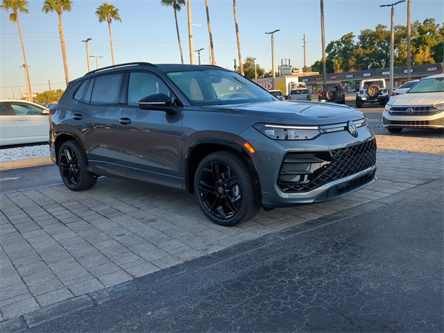 2025 Volkswagen Tiguan SE R-Line Black photo 2