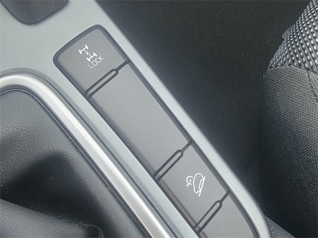 2023 Kia Seltos LX photo 33
