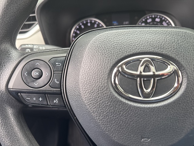 2022 Toyota RAV4 XLE photo 25