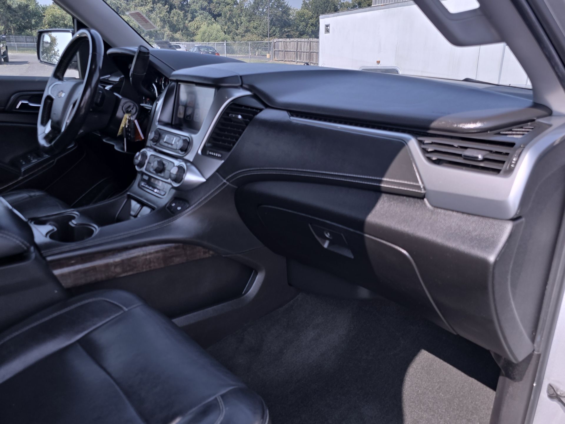 2017 Chevrolet Suburban LT photo 26