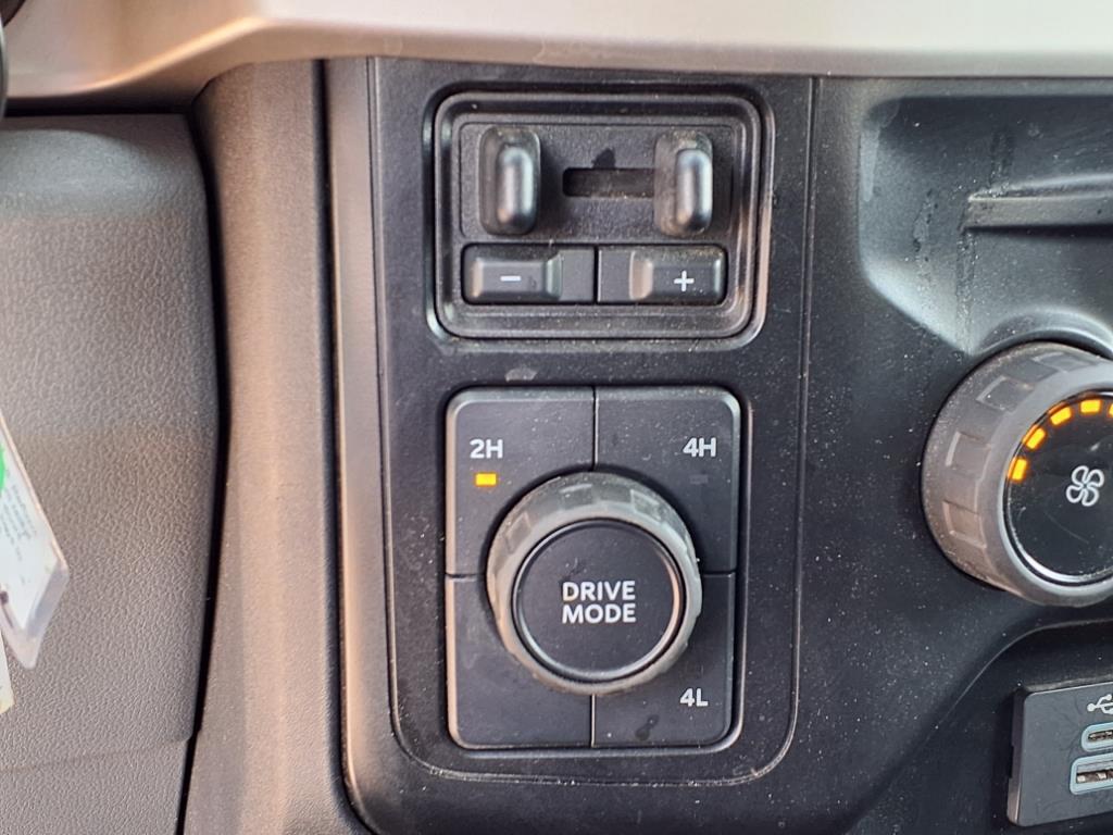2024 Ford F-350 XLT photo 9