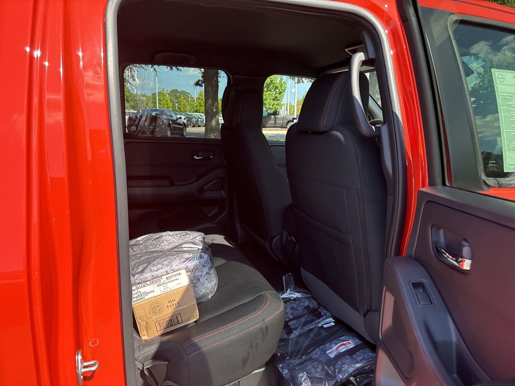 2025 Nissan Frontier Crew Cab PRO-4X photo 12