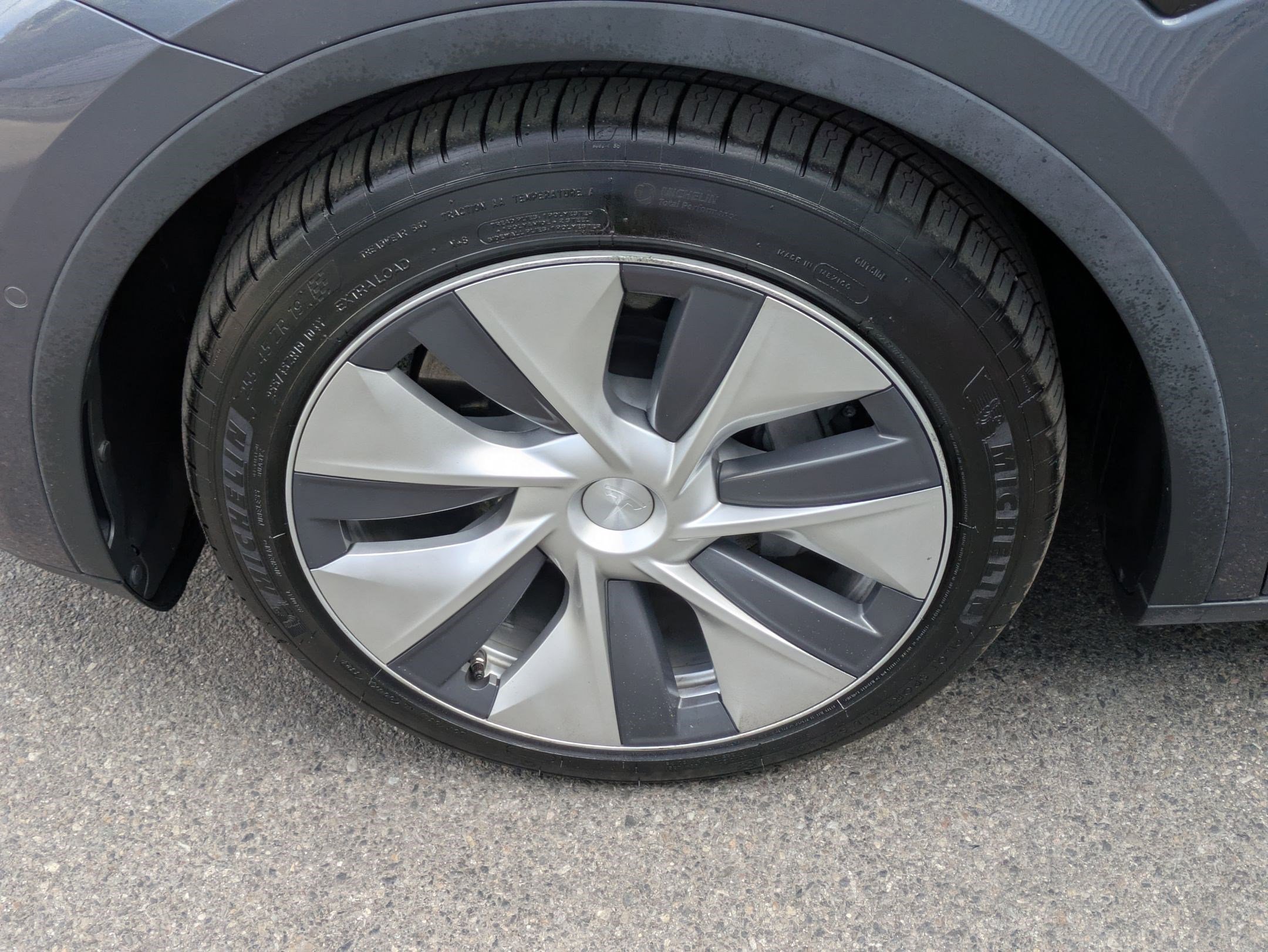 2021 Tesla Model Y Long Range photo 11