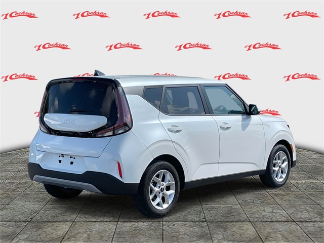 2023 Kia Soul LX S photo 2