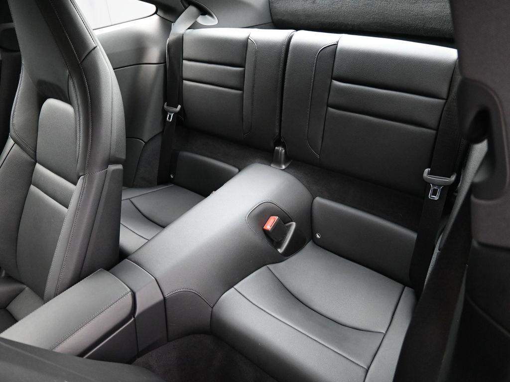 2025 Porsche 911 photo 6