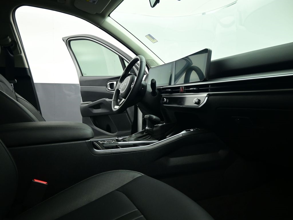 2025 Kia Sorento S photo 11